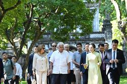 Tổng thống Panama và Phu nhân thăm Văn Miếu-Quốc Tử Giám