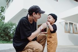Nỗi ám ảnh 'bố hoàn hảo'