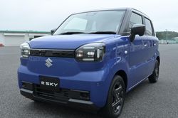 Suzuki ra mắt xe điện mini giá chỉ hơn 13.000 USD