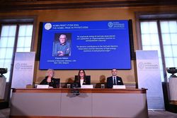 Giải Nobel Vật lý năm 2026 vinh danh nhà khoa học Francis Halzen