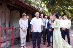 Tổng thống Cộng hòa Panama và phu nhân thăm Văn Miếu - Quốc Tử Giám