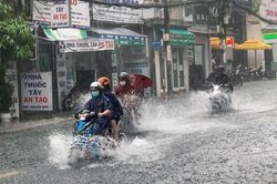 Hôm nay 6-10, Trung bộ và Nam bộ mưa lớn