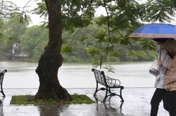 Không khí lạnh gây mưa lớn, nền nhiệt ở phía Bắc giảm