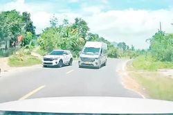 Quảng Ngãi: Xử phạt tài xế xe khách lấn làn, vượt ẩu trên Quốc lộ 24