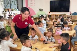 Một hiệu trưởng quản lý các điểm trường ra sao sau sáp nhập?