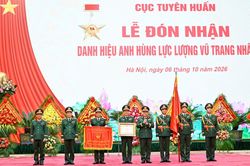 Cục Tuyên huấn đón nhận danh hiệu Anh hùng