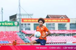 'Xem giò' Việt kiều 19 tuổi vừa gia nhập Hồng Lĩnh Hà Tĩnh