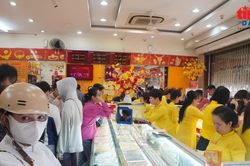 Giá vàng sáng 6/10: SJC ổn định, vàng nhẫn tăng giảm trái chiều