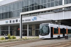 Đường sắt nhẹ LRT - Trụ cột chiến lược đô thị nhỏ gọn của thành phố Toyama