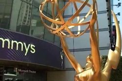 Emmy rời truyền hình sau 7 thập kỷ, chuyển sang trực tuyến