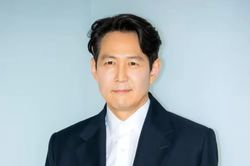 Khán giả chia buồn với 'ông hoàng phòng vé' Lee Jung Jae