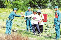 Chiến sĩ 'sao vuông' góp sức giữ bình yên biên giới