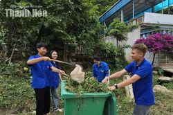 Gỡ khó thu gom rác ở xã miền núi