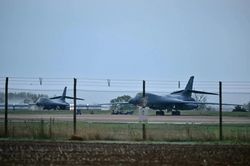 Anh khẳng định RAF Fairford vẫn an toàn sau khi Mỹ rút toàn bộ máy bay ném bom