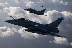 Pháp huấn luyện phi công Ukraine trên tiêm kích Rafale
