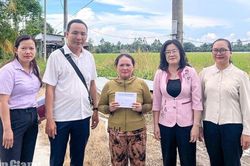 Hỗ trợ 16 hộ dân xã Giồng Riềng bị thiệt hại do mưa dông