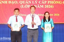 Khai giảng lớp bồi dưỡng quản lý cho 78 cán bộ cấp phòng