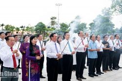 Tri ân anh hùng liệt sĩ, người có công tại An Giang