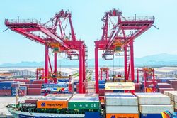 Tổng kim ngạch xuất, nhập khẩu hàng hóa 9 tháng đầu năm tăng hơn 10%