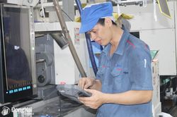 Doanh nghiệp, người lao động chung sức bứt phá