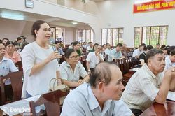 Cử tri kiến nghị các vấn đề về bồi thường đất, sửa chữa đường xuống cấp
