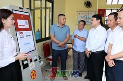 Kiểm tra triển khai kiosk hỗ trợ giải quyết thủ tục hành chính tại xã Chiềng Mung và phường Chiềng Cơi