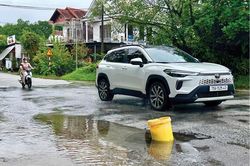 Đường gập ghềnh, dân thấp thỏm