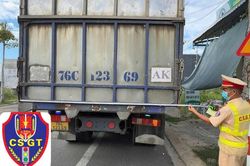 CSGT Quảng Ngãi siết tải trọng, loạt phương tiện vi phạm bị xử lý nghiêm