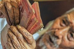 Về già có 5 thứ phải tự tay lo liệu, đừng đến lúc thiếu thốn lại trách con cháu vô tâm