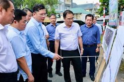 TPHCM: Quyết liệt giải phóng mặt bằng, di dời điện, nước, viễn thông để bàn giao mặt bằng cho các công trình