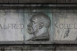 Quy trình phía sau những cái tên đoạt giải Nobel