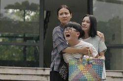 Phan Minh Huyền thử sức với hình tượng người phụ nữ thôn quê