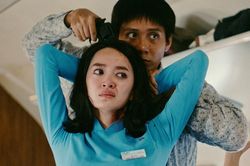 Báo quốc tế nói gì về 'Tử chiến trên không'?