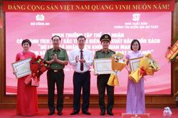 Ra mắt sách về bảo vệ dữ liệu cá nhân của Thượng tướng Trần Quốc Tỏ