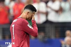Ronaldo tung tâm thư dài 10 trang, tố HLV Jorge Jesus thất hứa