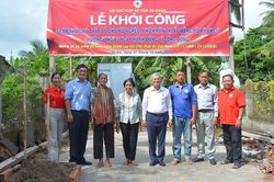 An Giang: Hỗ trợ hơn 450 triệu đồng cho người dân, học sinh xã An Cư