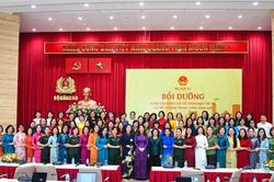 Khai giảng lớp bồi dưỡng nâng cao năng lực nữ lãnh đạo, quản lý cấp vụ