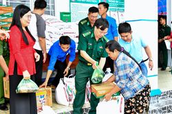 'Gian hàng 0 đồng' mừng lễ Sene Dolta của đồng bào Khmer