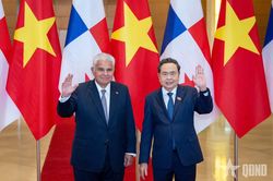 Chủ tịch Quốc hội Trần Thanh Mẫn hội kiến Tổng thống Panama