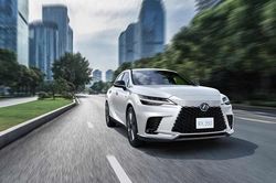 Lexus RX 2027 từ hơn 1,4 tỷ đồng - thêm kính cản tia hồng ngoại cách nhiệt