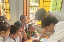Nhóm học sinh Thủ đô ứng dụng AI để số hóa chữ Thái cổ