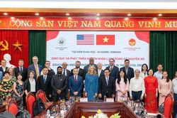 Giáo dục trong kỷ nguyên AI: Đào tạo con người để làm chủ công nghệ