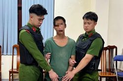 Đối tượng buôn 35 bánh heroin ôm súng AK đạn lên nòng lẩn trốn trong rừng hoang ở Lạng Sơn