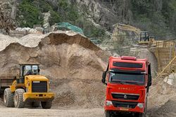 Chủ tịch Quảng Trị chỉ đạo nâng công suất mỏ để đẩy nhanh giải ngân vốn đầu tư công