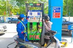 Bộ C&ocirc;ng Thương x&acirc;y dựng cơ chế cảnh b&aacute;o biến động gi&aacute; xăng dầu bất thường