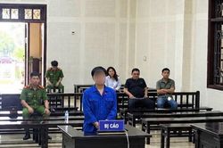 Tự xưng nhà báo để lừa tiền làm sổ đỏ