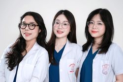 3 nữ sinh cùng lớp THPT trở thành bác sĩ nội trú Đại học Y Hà Nội