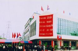 Ngân hàng Việt Nam mở rộng kết nối tài chính với Lào