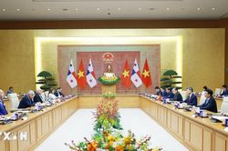 Thủ tướng Lê Minh Hưng hội kiến Tổng thống Panama José Raúl Mulino