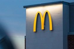 McDonald's bị kiện với cáo buộc dùng AI để định giá